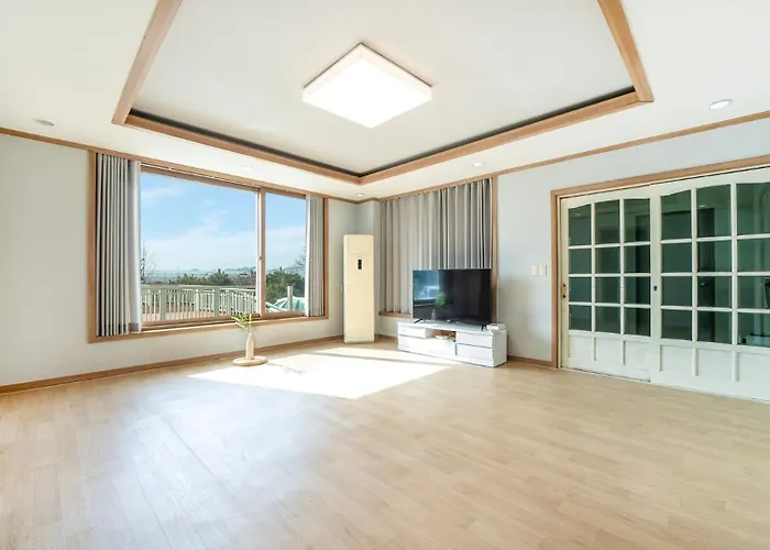 Ganghwa Nakjogaboineun Spa Pension